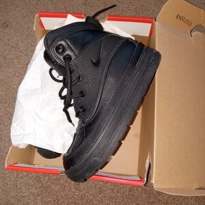 $28 boys toddler 13c nike ACG